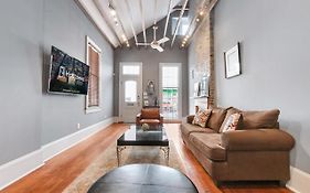 Cozy And Charming House Close To St Charles Ave
